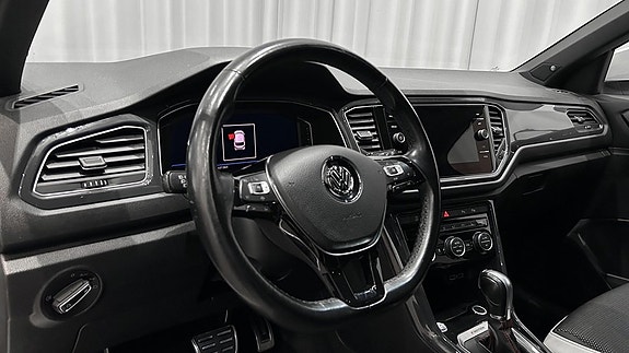 Volkswagen T-Roc 10 of 18