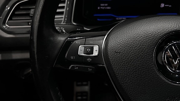 Volkswagen T-Roc 11 of 18