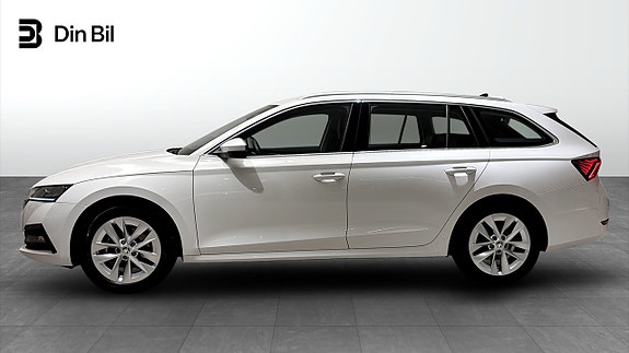 Skoda Octavia 2 of 5