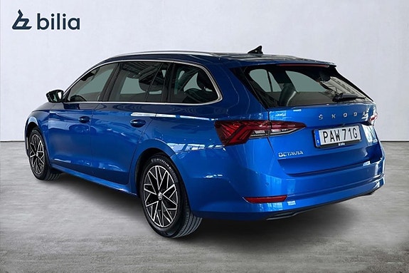 Skoda Octavia 2 of 5