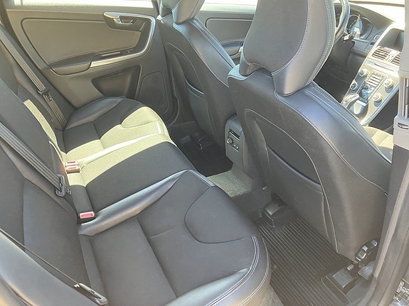 Volvo XC60 5 of 6