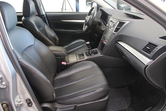 Subaru Legacy 7 of 11
