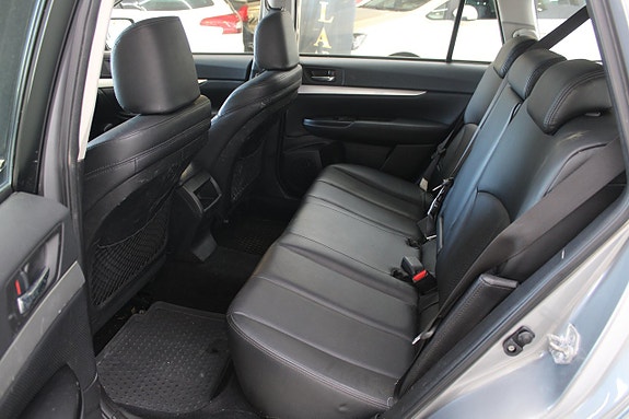 Subaru Legacy 8 of 11