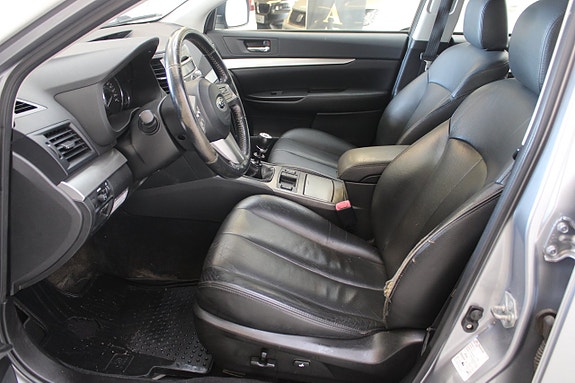 Subaru Legacy 5 of 5