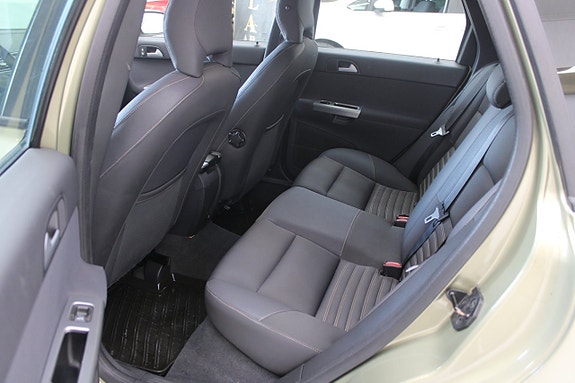 Volvo V50 9 of 12