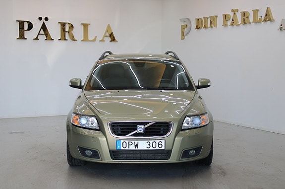 Volvo V50 2 of 5