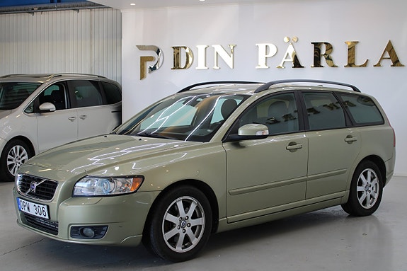 Volvo V50 3 of 5