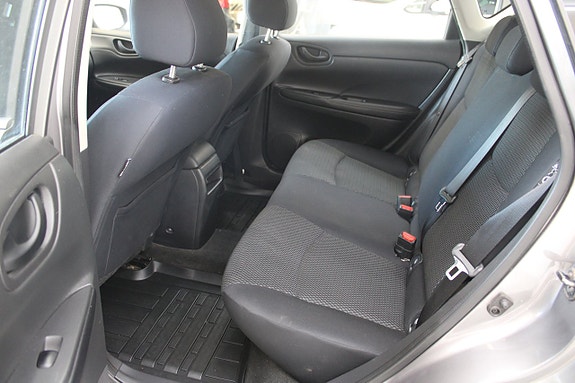 Nissan Pulsar 9 of 12