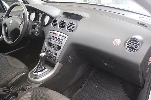 Peugeot 308 11 of 12