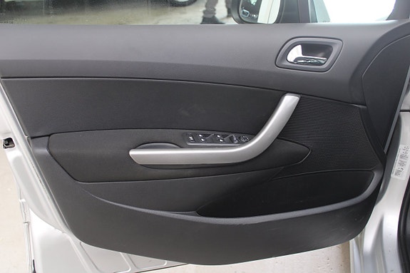 Peugeot 308 7 of 12