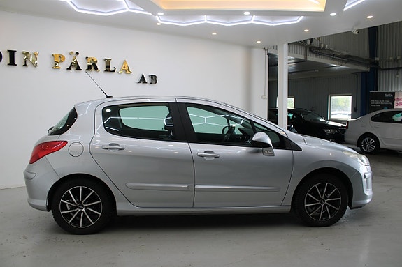 Peugeot 308 4 of 12
