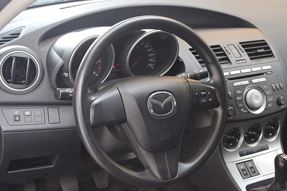 Mazda 3 12 of 12