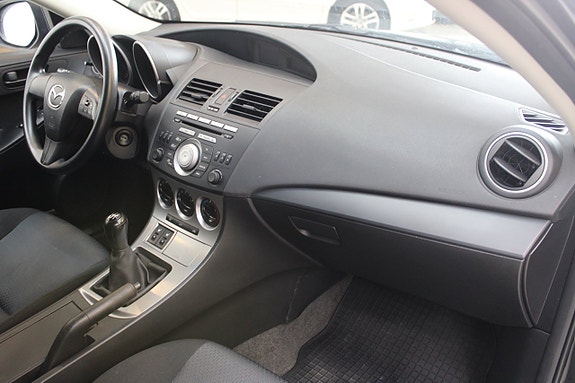 Mazda 3 11 of 12