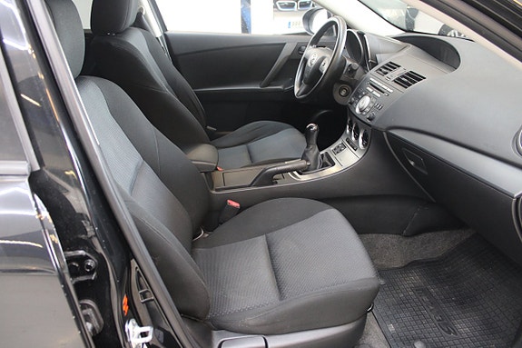 Mazda 3 8 of 12