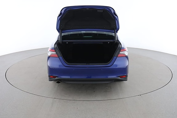 Toyota Camry 17 of 30