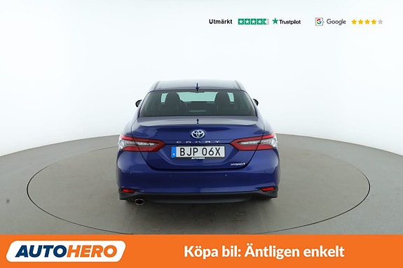 Toyota Camry 4 of 5