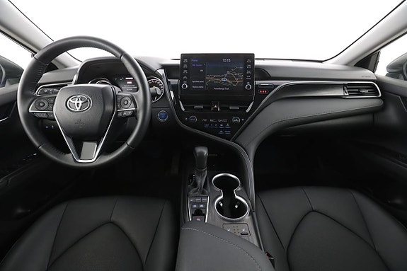Toyota Camry 13 of 30