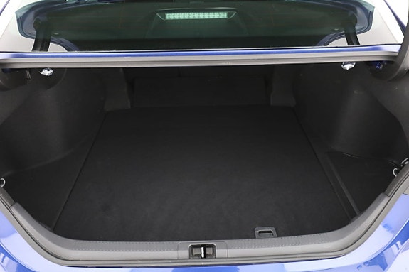 Toyota Camry 18 of 30