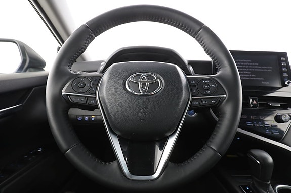 Toyota Camry 19 of 30