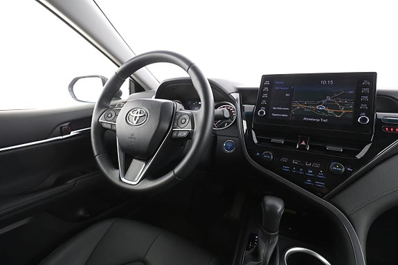 Toyota Camry 14 of 30