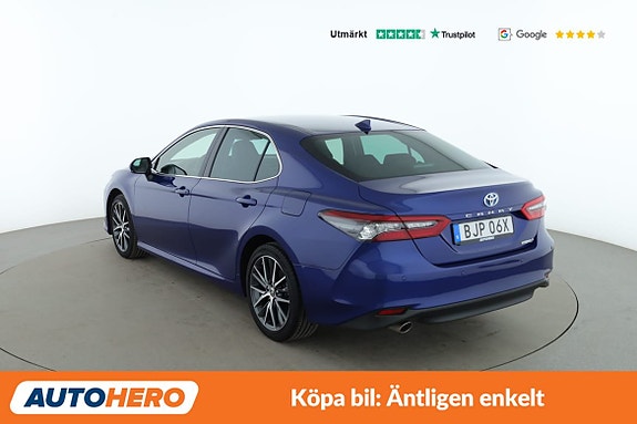 Toyota Camry 3 of 5