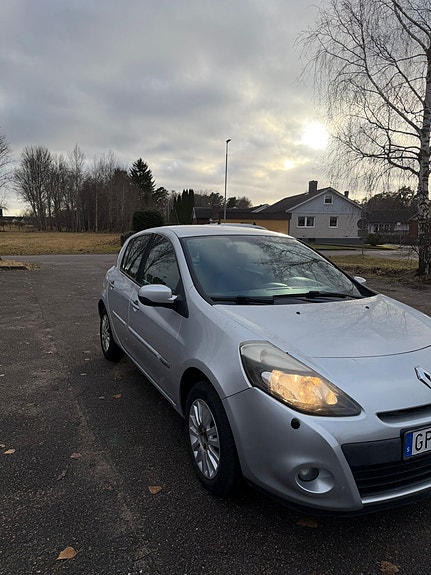 Renault Clio 2 of 5