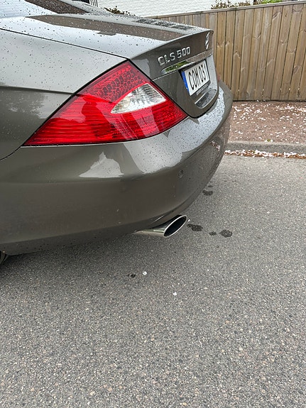 Mercedes-Benz CLS500 2 of 5