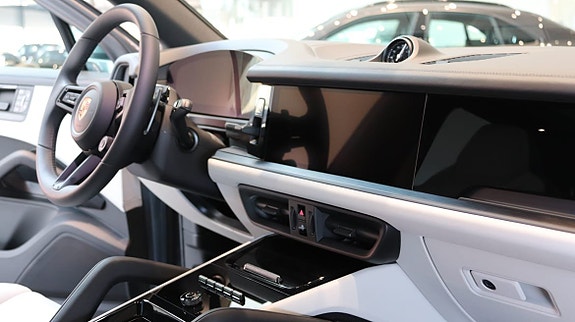 Porsche Cayenne S 5 of 5