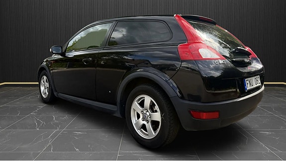 Volvo C30 3 of 5