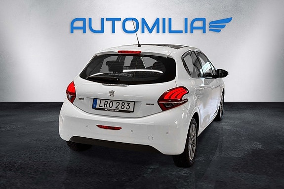 Peugeot 208 14 of 15