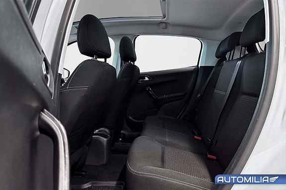 Peugeot 208 5 of 15
