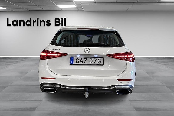 Mercedes-Benz C300 5 of 5