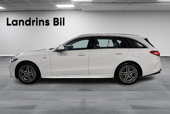 Mercedes-Benz C300 4 of 5