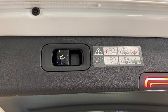 Mercedes-Benz C300 16 of 19