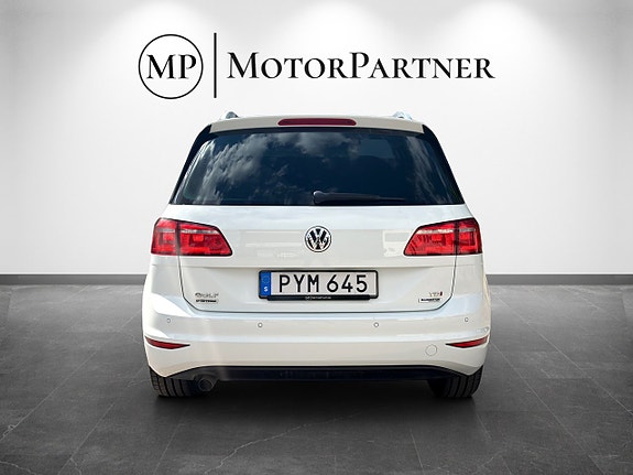 Volkswagen Golf Sportsvan 6 of 16