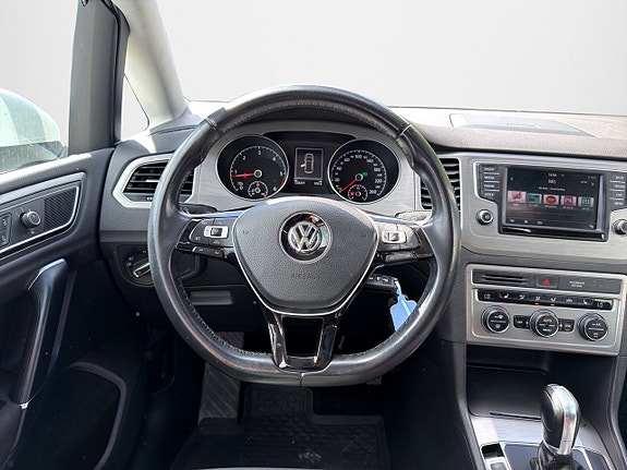 Volkswagen Golf Sportsvan 14 of 16