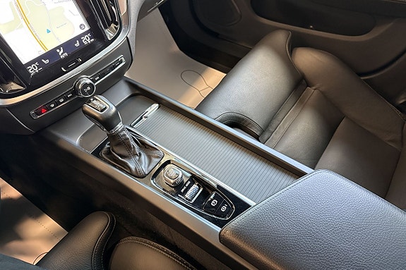 Volvo V60 Cross Country 15 of 26
