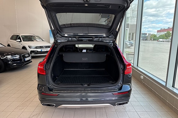Volvo V60 Cross Country 11 of 26