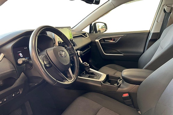 Toyota RAV4 14 of 21