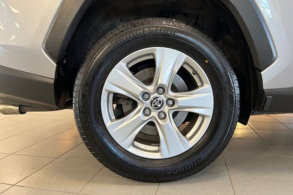 Toyota RAV4 17 of 21