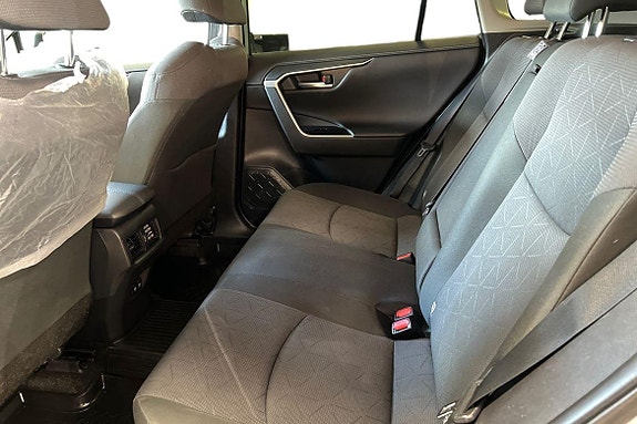 Toyota RAV4 13 of 21