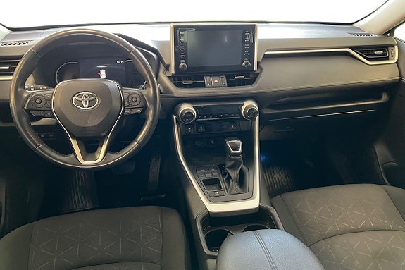 Toyota RAV4 10 of 21