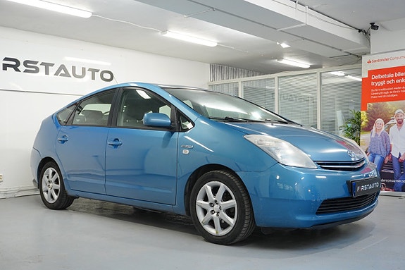 Toyota Prius 3 of 5