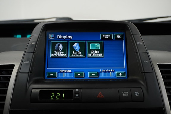 Toyota Prius 15 of 25