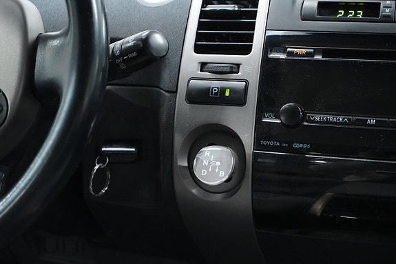 Toyota Prius 17 of 25