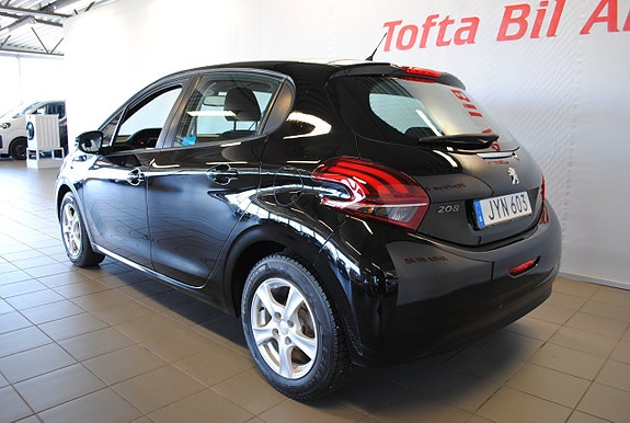 Peugeot 208 3 of 7