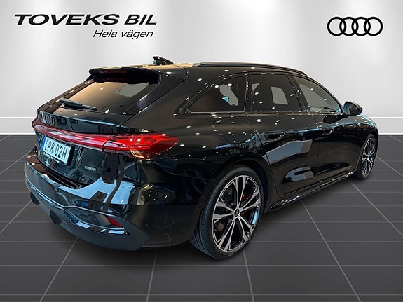 Audi A5 2 of 17