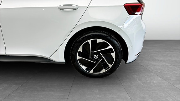 Volkswagen ID.3 6 of 12