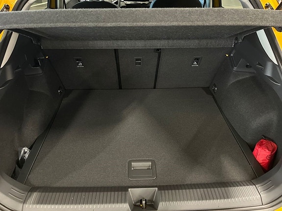 Volkswagen T-Roc 9 of 9