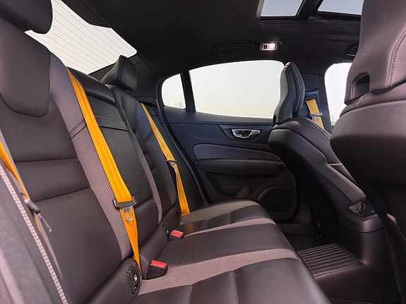 Volvo S60 14 of 22